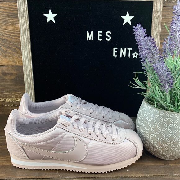 wmns classic cortez nylon